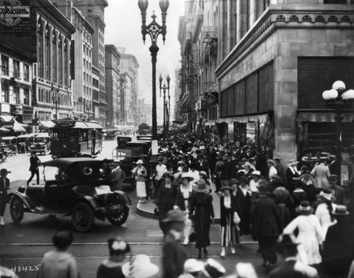 Looking south on Broadway and 6th, circa 1920s