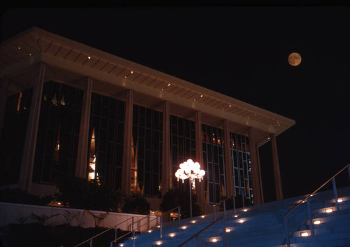 Dorothy Chandler Pavilion at night