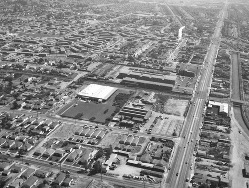 Hooper Avenue, Central Avenue and 109th Street, looking southeast