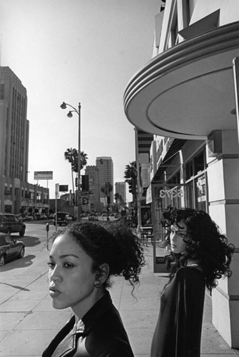 Holly and the mannequin look east, Miracle Mile