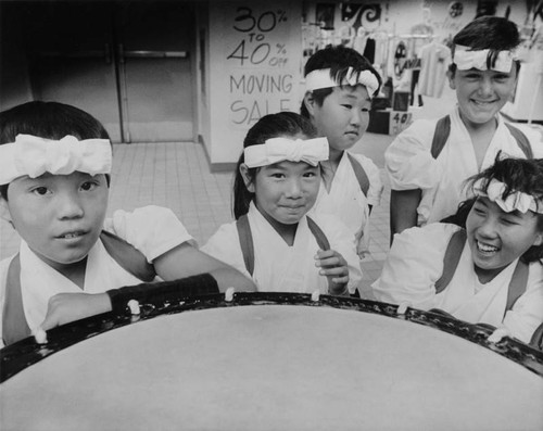 Children's taiko group