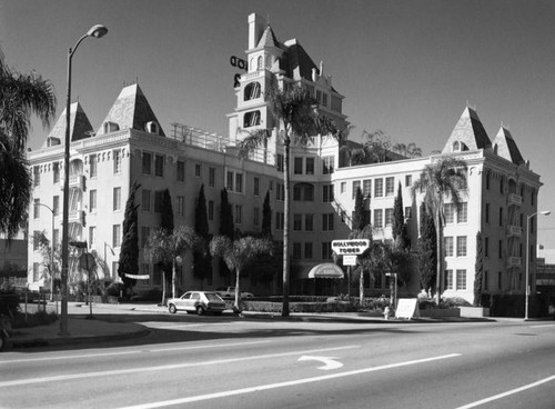 Hollywood Tower apartments