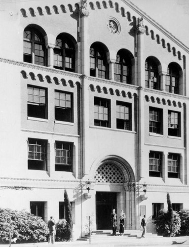 Bridge Hall at U.S.C., exterior view