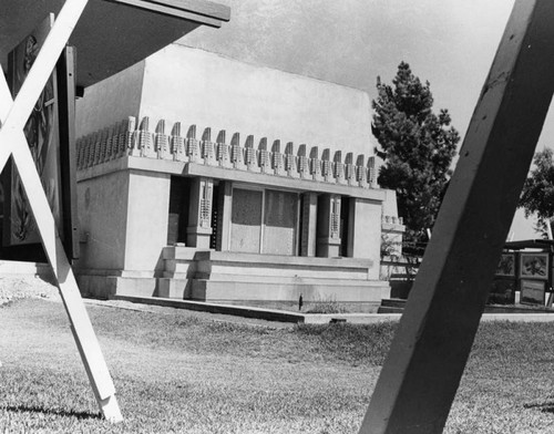 Exterior view, Hollyhock House