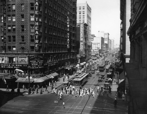 West on 7th Street from Broadway