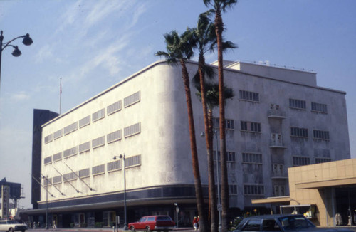 May Company store on Wilshire Boulevard