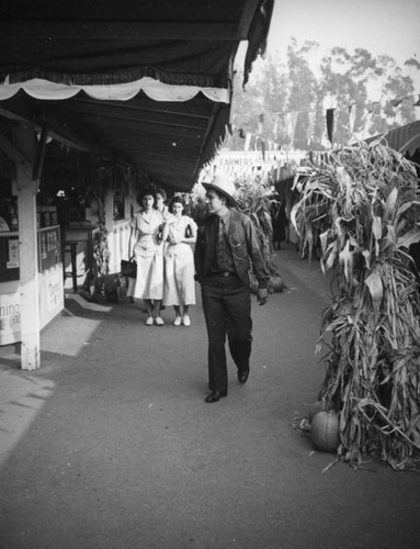 Shopping at the Farmers Market Fall Festival