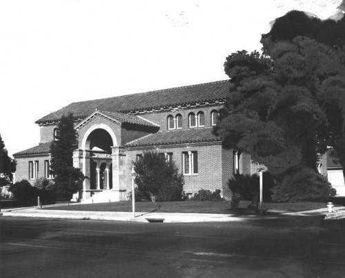 University Branch Library, exterior view