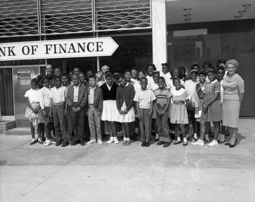 36th Street School students visit Bank of Finance