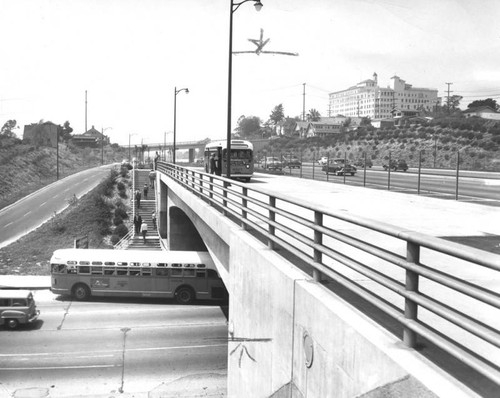 Bus service via Hollywood Freeway