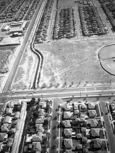 Heartwell Park, Long Beach - Lakewood, looking south