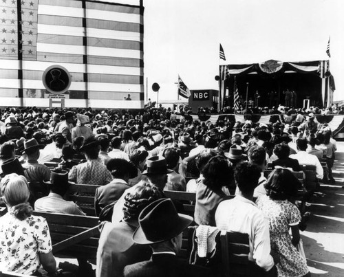 Dedication ceremonies, Rodger Young Village