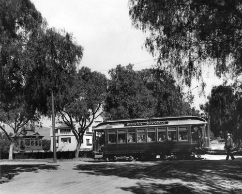 Transportation on Cahuenga and Hollywood