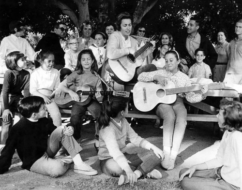 Folk singers