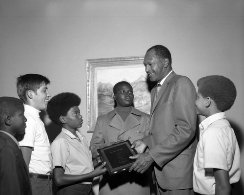 Neighborhood Boys Club honors Councilmember Tom Bradley