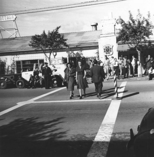 Lunchtime for Douglas Company employees, view 11