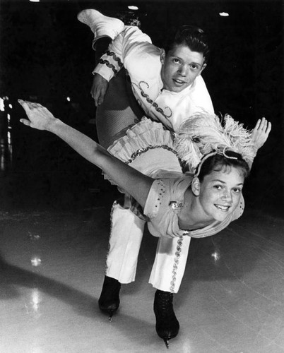 Valley skaters cutting figures