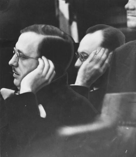 Earle Kynette and John Oliver in courtroom