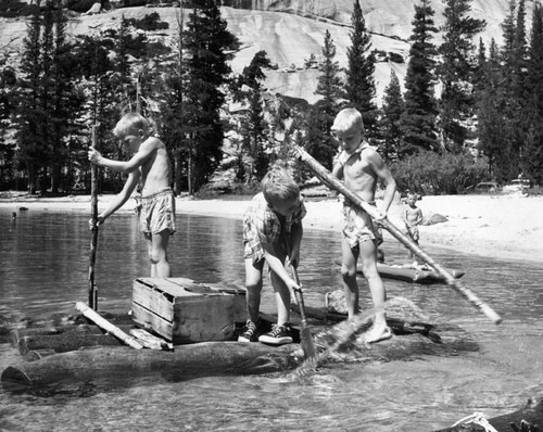 Valleyites start summer trek up high Sierras