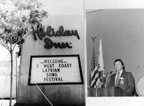 Welcome sign, 7th West Coast Latvian Song Festival