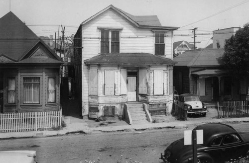 Bunker Hill Avenue residences