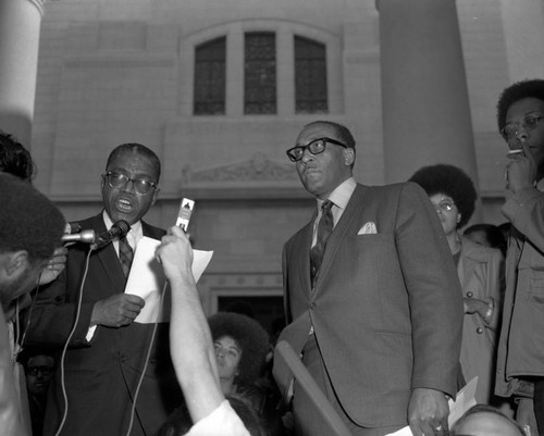 Thousands protest Black Panther Raid, City Hall