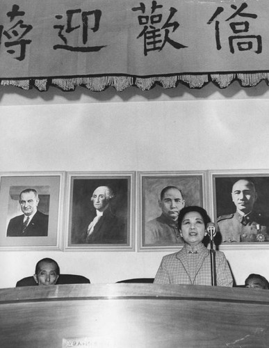 Madame Chiang Kai-shek addressing the Chinese Consolidated Benevolent Association