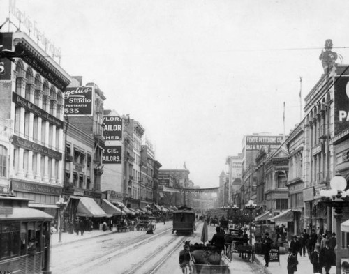 Broadway St. at 6th St