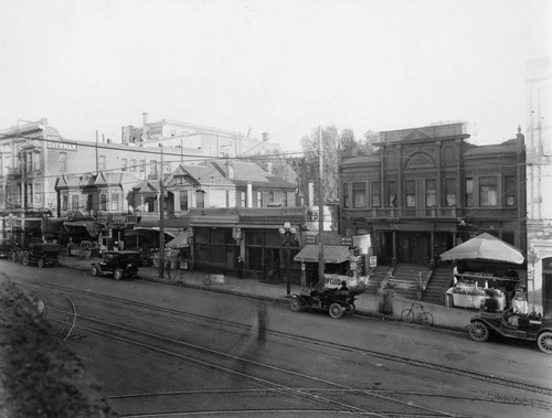 View of Hill St. between 4th & 5th