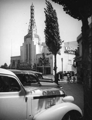 Warner Brothers Theatre, Beverly Hills