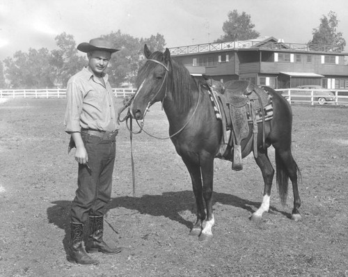 Walter Meyer with his horse, Sol de Pisco