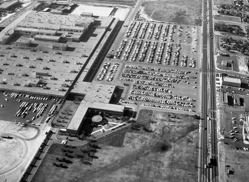 Ford Motor Co., Mercury Plant, Washington and Rosemead, looking northwest