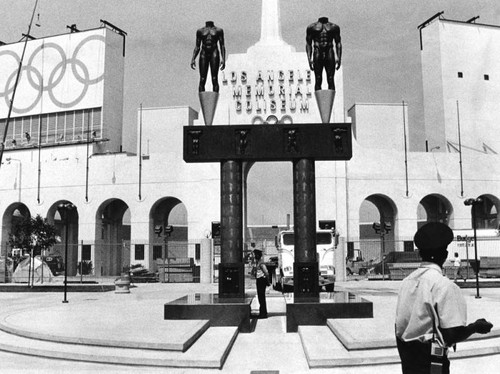 Coliseum statues guarded