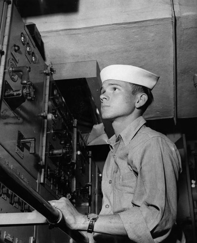 Citizen-Sailor crew of N.H. learn sea lore on U.S. ship