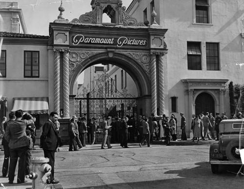 Film strike Paramount Pictures 1937, view 1