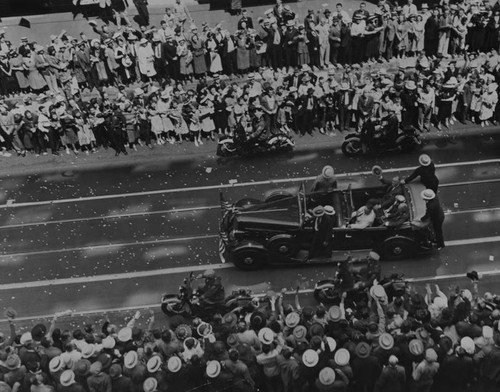 FDR's motorcade in Los Angeles