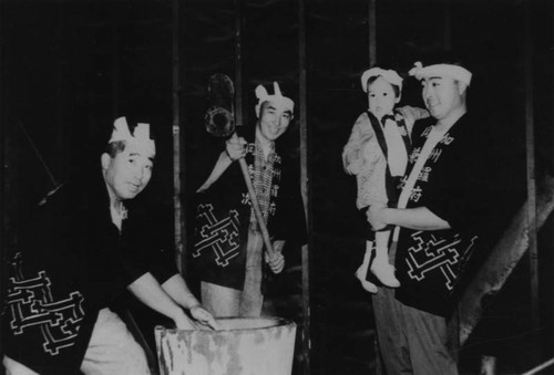 Japanese Americans making mochi