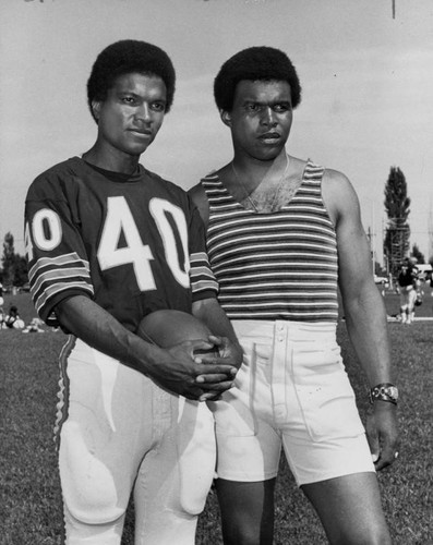 Billy Dee Williams and Gale Sayers