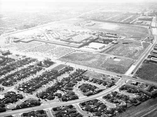 Ford Motor Co., Mercury Plant, Washington and Rosemead, looking south