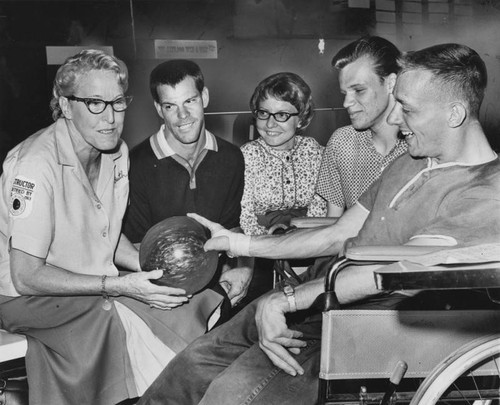 Free bowling clinic for handicapped