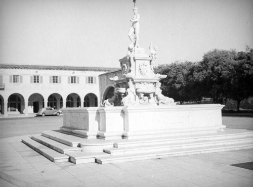 Neptune fountain at Malaga Cove Plaza