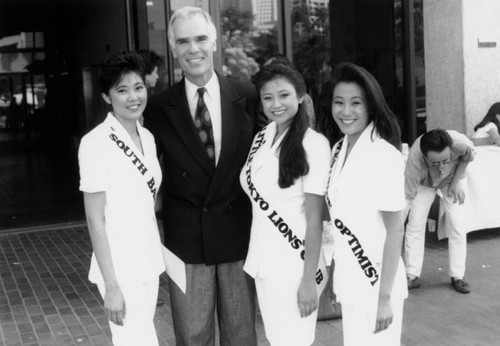 Gil Garcetti at queen's tea, Little Tokyo