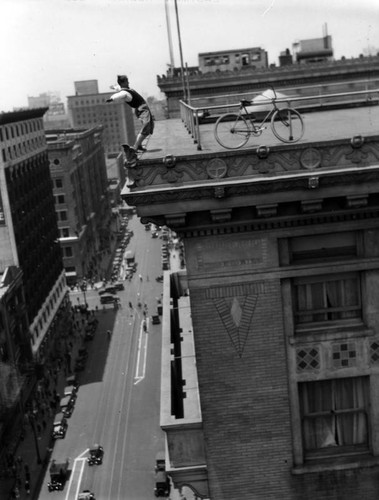 Rooftop stunt, L.A. Chamber of Commerce Building, view 4