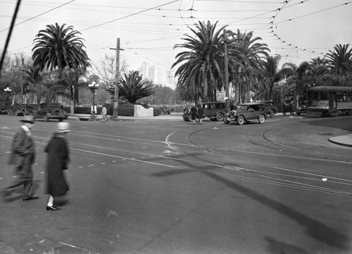 Crossing 7th and Alvarado at Westlake Park