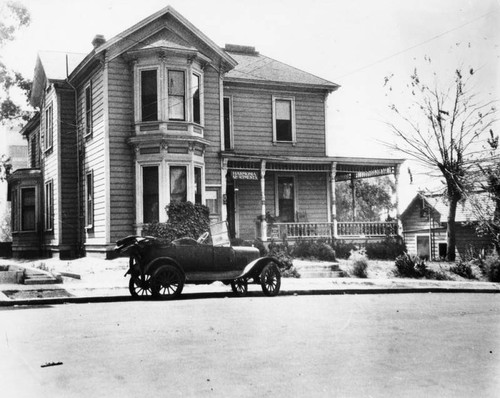 Harmonia Apartments, Bunker Hill