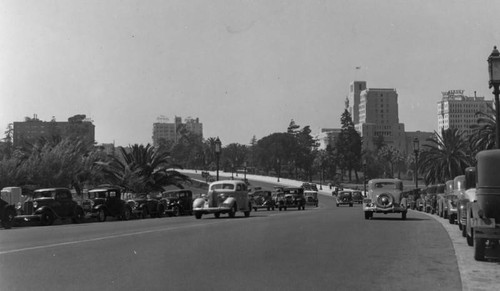 Wilshire Boulevard, looking west near Alvarado Street