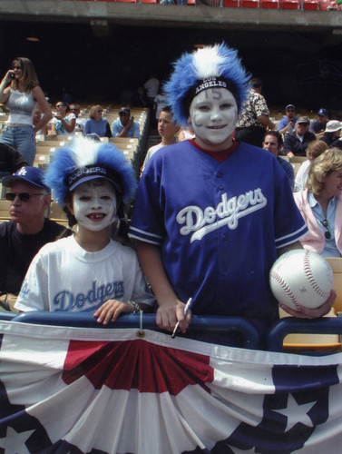 Dodger stadium fans