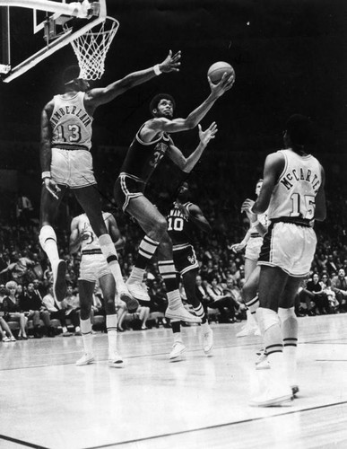 Airways clear for Alcindor to score