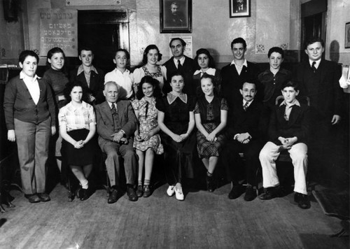 Graduating class at Jewish school