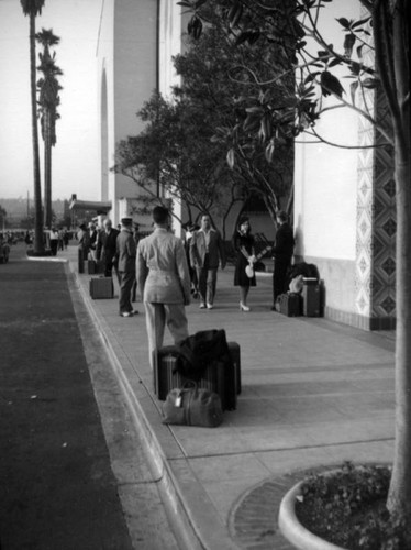 Union Station travelers